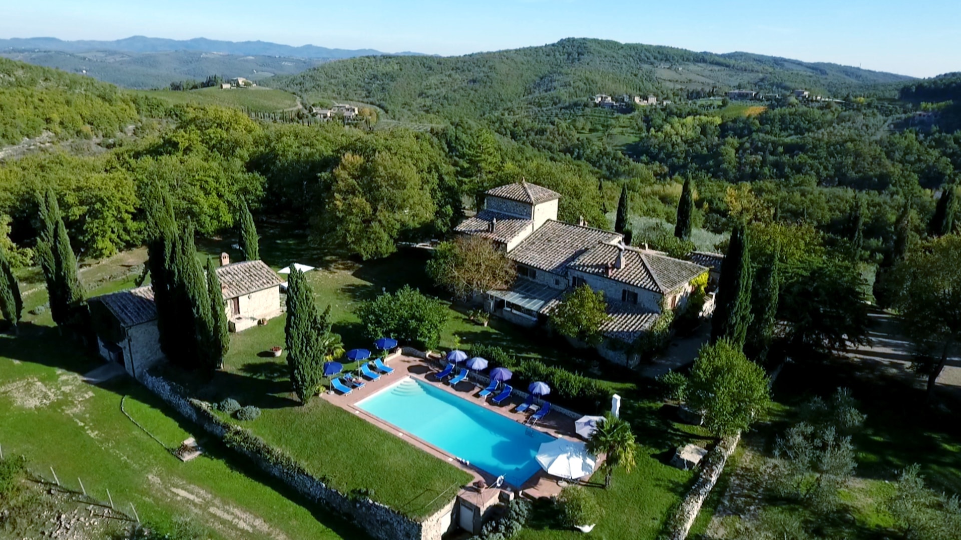 Appartamenti con piscina esterna per vacanze sulle colline del Chianti